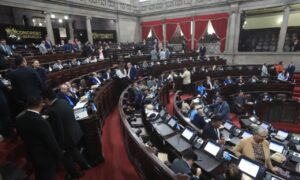 Congreso aprueba precios de Q39 al diésel y gasolina regular, y Q41 a la gasolina superior